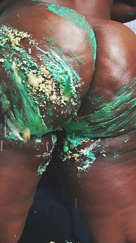 Pearl's Birthday Cake Smash - sensual molhada e bagunçada no cu