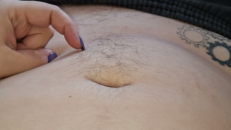 alucidfever: मेरे बालों वाली खूबसूरत विशालकाय महिला Bellybutton की पूजा करें