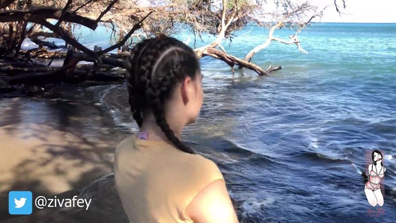 Ziva Fey: Ziva Fey - Ficando molhada totalmente vestida no oceano