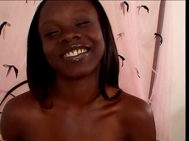 Black Magic Babes: सेक्सी नुबियन लड़की कास्टिंग पर बड़े काले लंड को उड़ाती और सवारी करती है