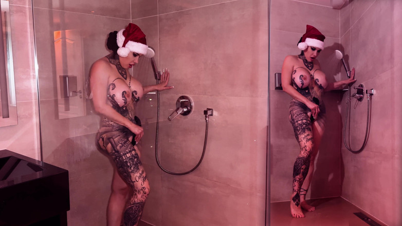 MissAlessaMilano: 23. Advent Takvimi 2025 Noel Baba Kadın Duşta Dildo Ile