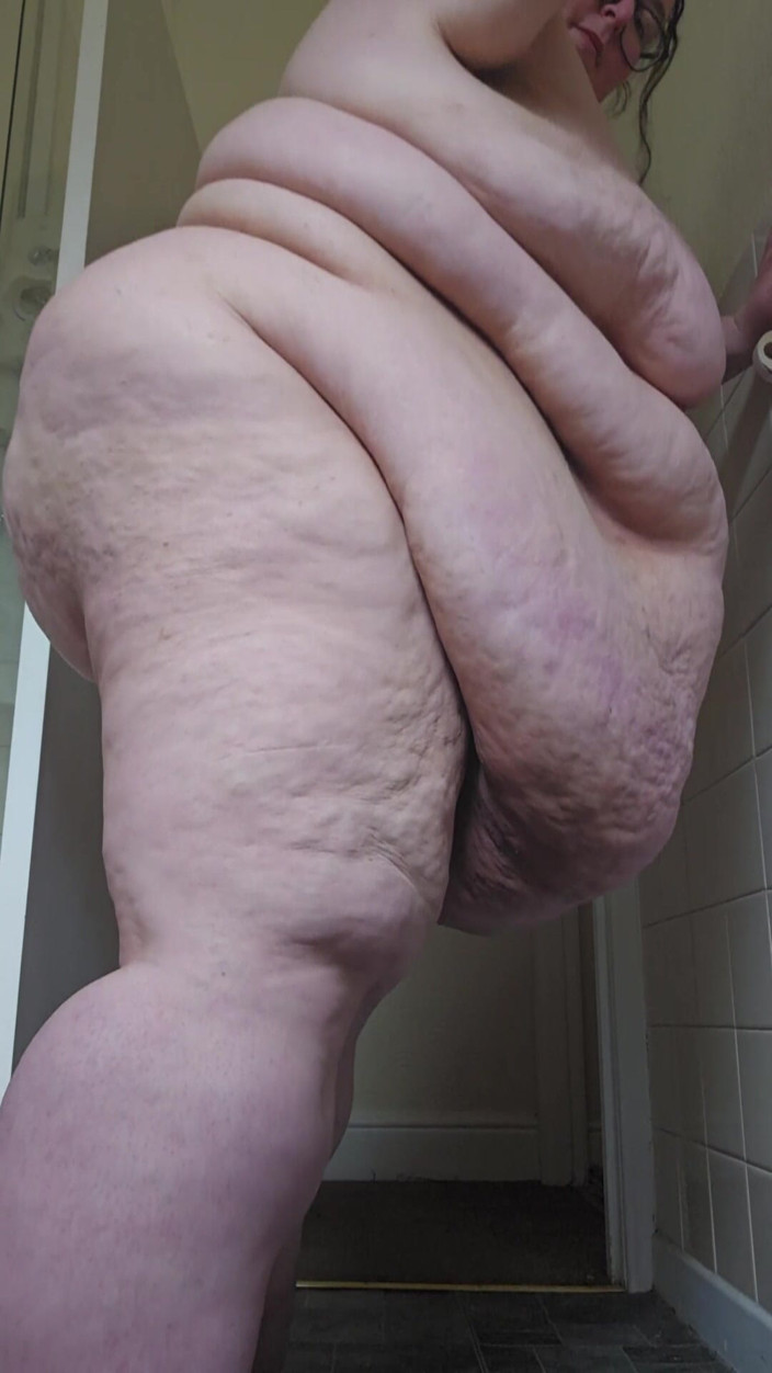 SSBBWLadyBrads: SSBBW-riese geht auf dich zu