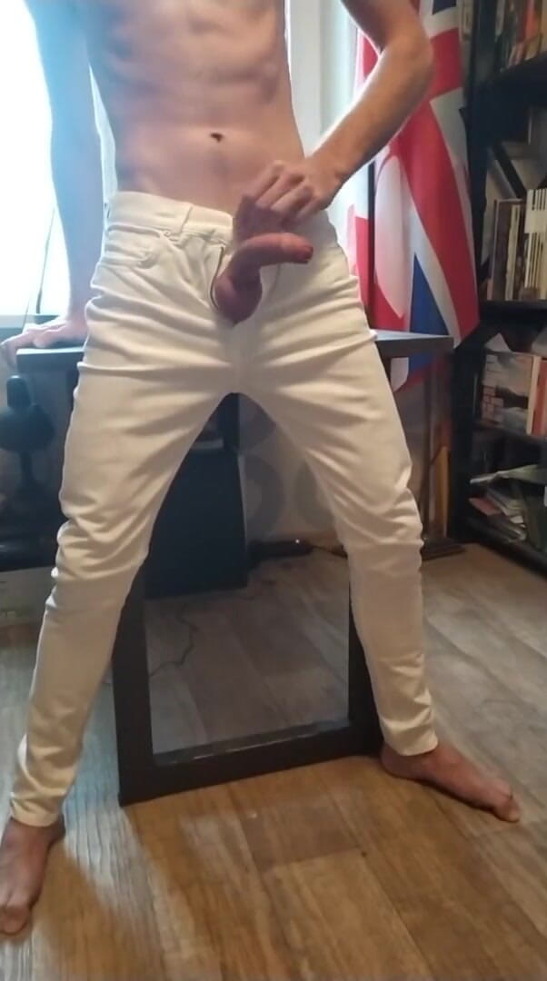 Dick Love Boys: Punheta em jeans brancos