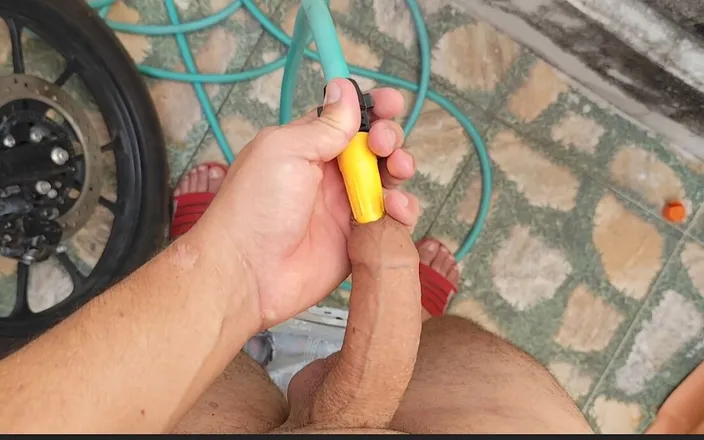 Straight Daddy Club: Instant Growth with the Garden Hose