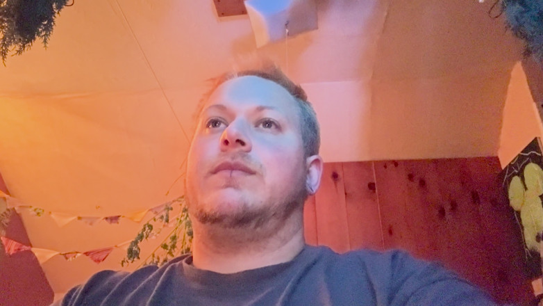 SoftBakedAfterDark: Sledujte mě - Transgender POV - Hraní