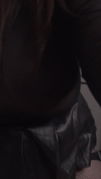 Paní na podpatcích vás učí, jak šukat do zadku