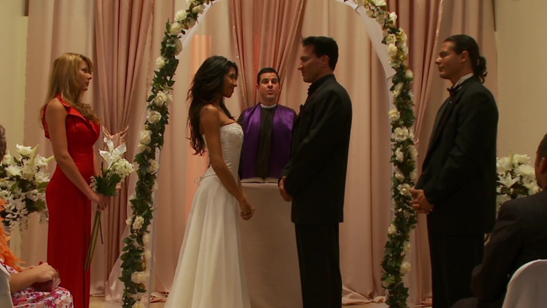 Chica Suicida DVD: Cindy Hope Fucks A Stranger Right Before She Gets Married!