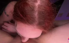 Dua awek transeksual mengongkek satu sama lain