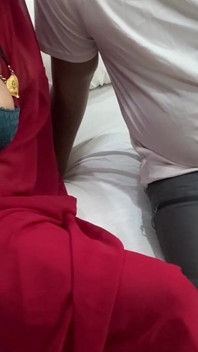 La calda vicina miLF è stata scopata quando è sola in casa