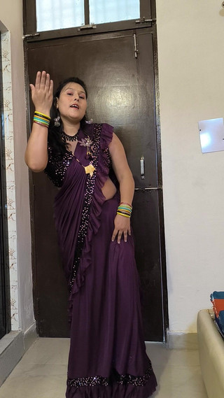 Puja555: Puja Bhabhi裸体舞蹈