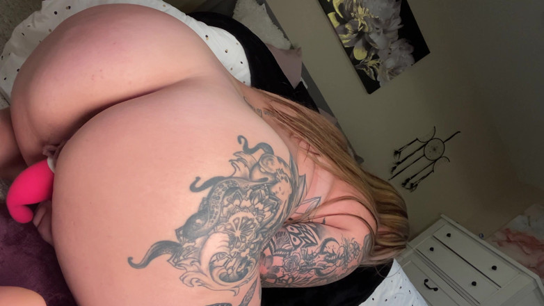 ChandlerKnight: Big Bouncing Ass Squirt