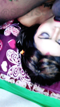 Pria ini datang ke rumah bosnya untuk mencari berkas, membohongi istri bosnya dan berhubungan seksual dengannya.bagian 1
