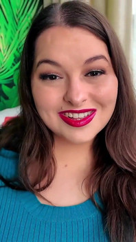 Home Wrecking Red Lips - Your Best Friend Sydney Screams Won't Let You Cheat Even if You're Obsessed with Red Lips