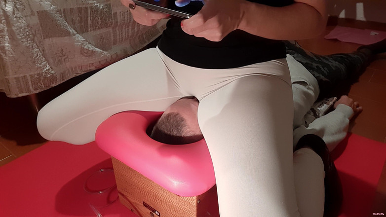 goddess82: Sesi lansung yang lucu* ing di dalam kotak Smoth**!