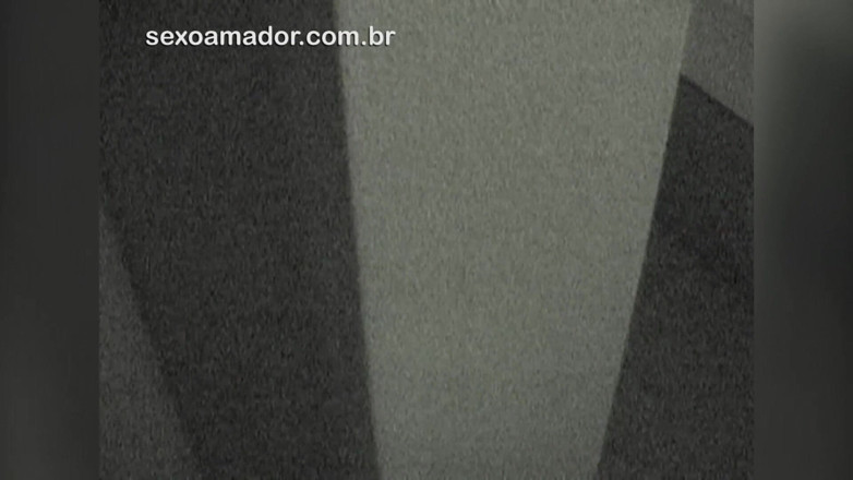 Amateurs videos: Man records video of the bride resting half naked to...