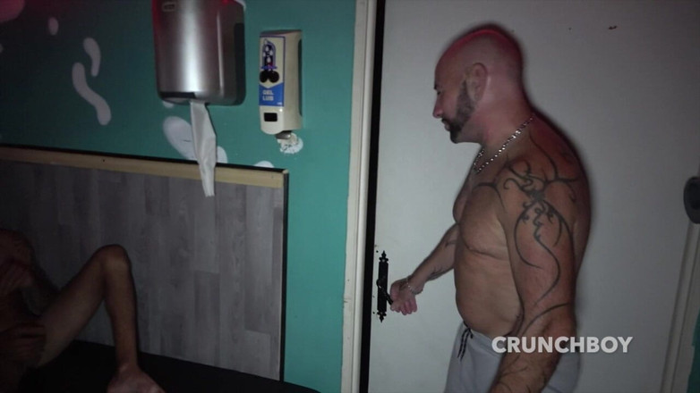 Amator Bareback French Clips: 4639 色情明星 enzo rimenez 被 xxl 阿拉伯直男生使用