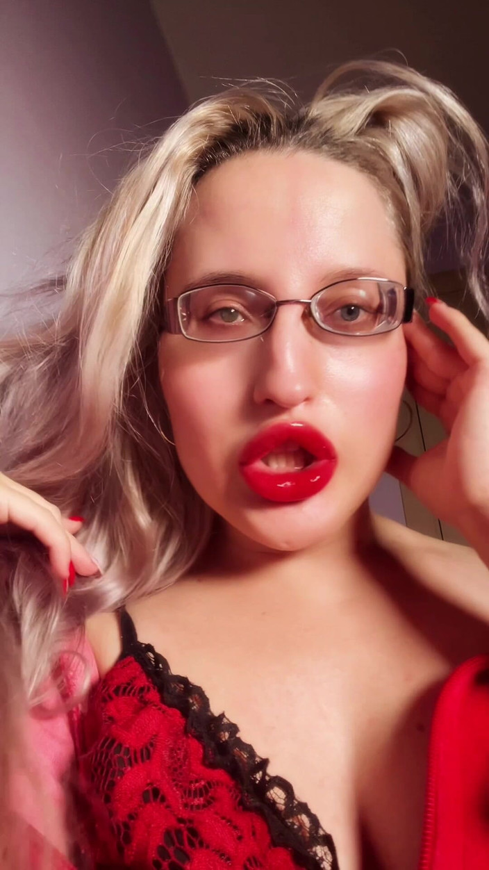 FinDom Goaldigger: Kecanduan bibir lipstik merah gloss sempurna fetish lipstik findom