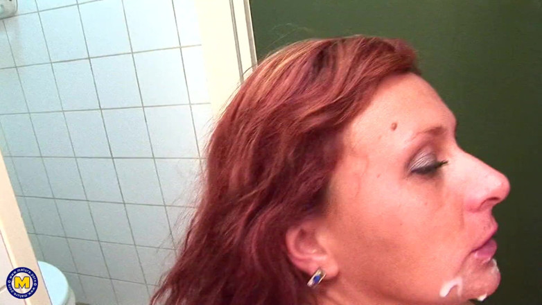 Mature NL: This Mature Slut Starts Sucking and Asslicking on the Toilet