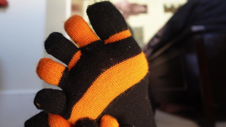 Raven Willow: 애널을 따먹히는 발정난 십대