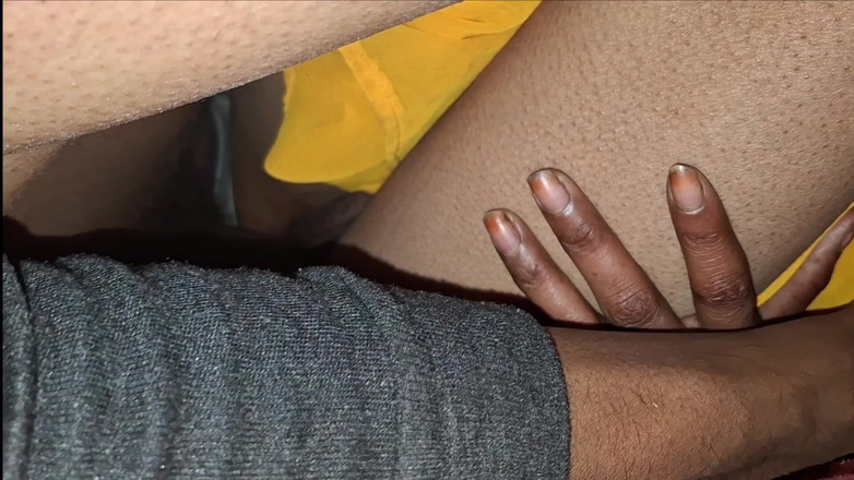 Madhya Sangeeta: Moje sexy přítelkyně moje sexy přítelkyně řekla "baby Choddo Mujhe" v hindštině