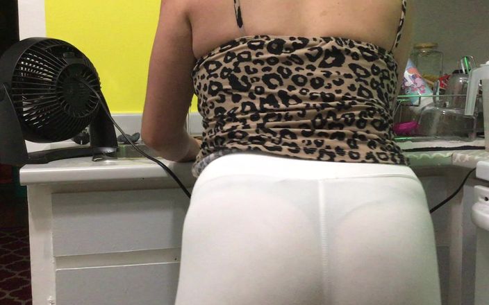 Kelly Babe: Tayt teşhiri