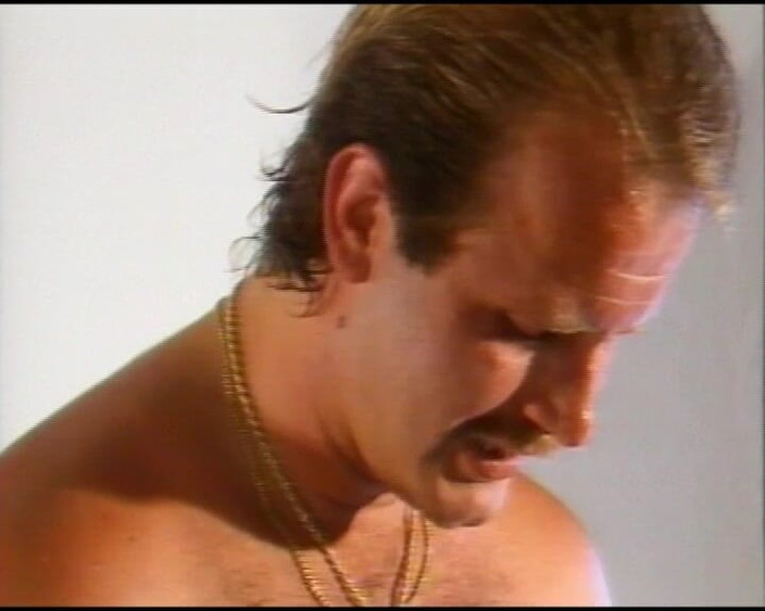 German Amateur Videos: 야외에서 자지를 빨아주는 독일의 금발 밀프