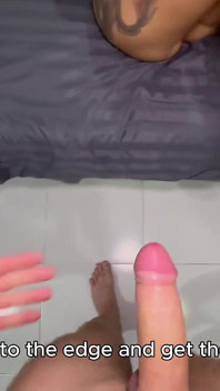 Prsatá Děvka Jezdí Na Péru V Motelu Dirty Roadside