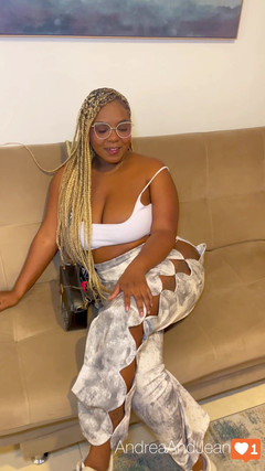 AndreaAndJean: 第一个Tinder约会 - 我们最终做爱了！在哥伦比亚的我公寓里