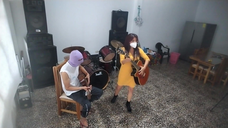 NEGRITA SEXY: Ich masturbiere im klassenzimmer, während ich darüber fantasiere, meinen freund...