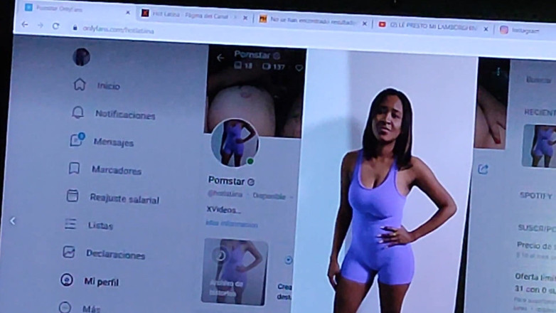 Hot Latina TV: La mora colombiana ci insegna le sue abilità sessuali