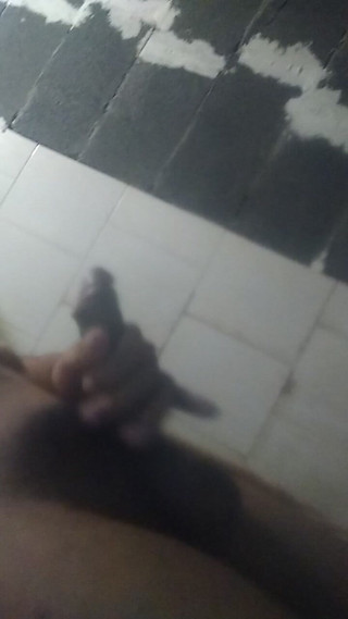 AlexAlejandro13: 史诗般的结局在有趣的浴缸里