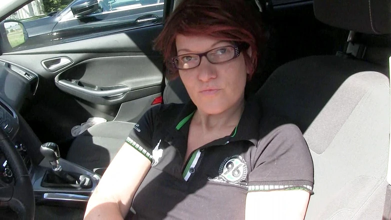 Popp Sylvie: Fucking in the car