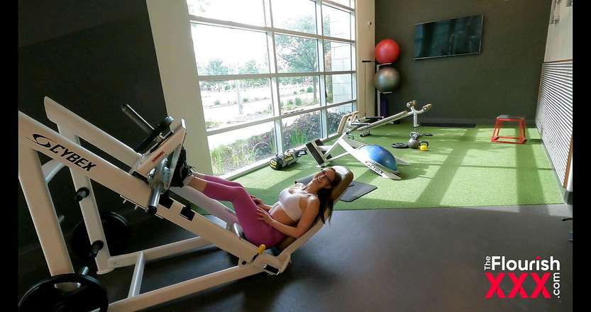 The Flourish XXX: Ophelia Kaan wordt opgepikt in de sportschool en vervolgens geneukt...