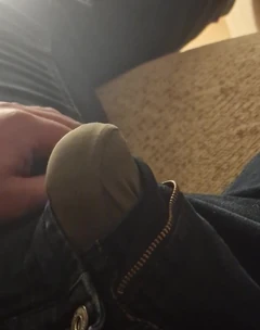 Cewek sange dengan celana jinsku dan sperma hangatnya