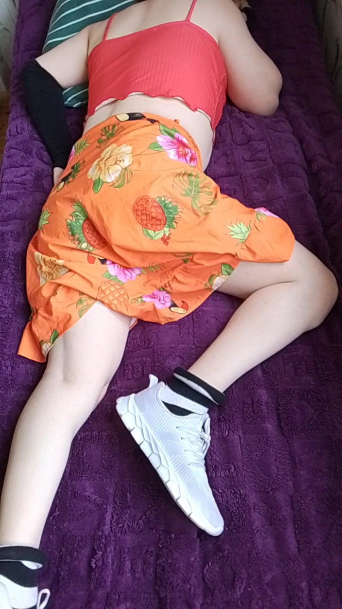 Kitty_Cross: Mboy bollente ora di andare a letto vuole solo un...