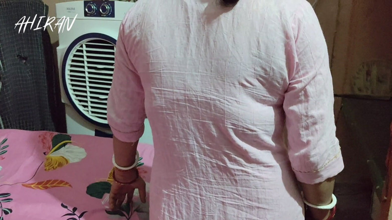 Aahan Ahiran: Fată tânără asiatică indiană din sat pentru joacă cu iubitul...