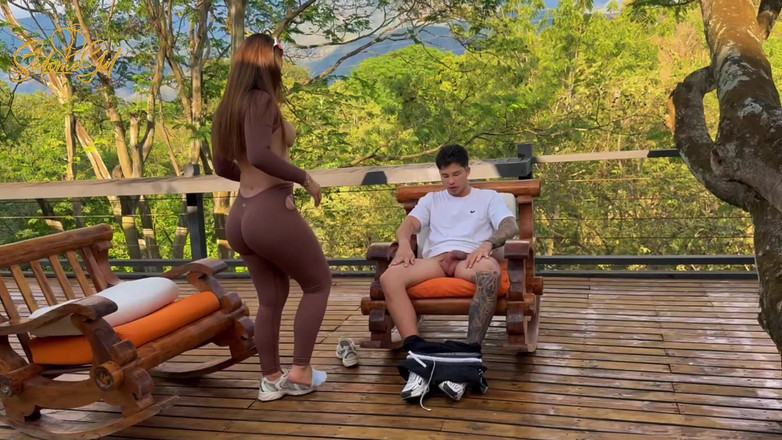Salome Gil: MILF fode o filho do vizinho no quintal