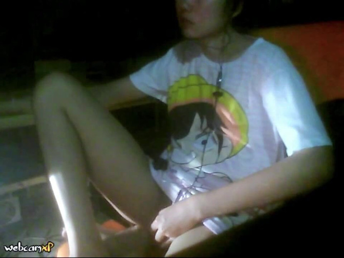 skyunited007: The Camera Under the Table Captured a Beautiful Woman at...