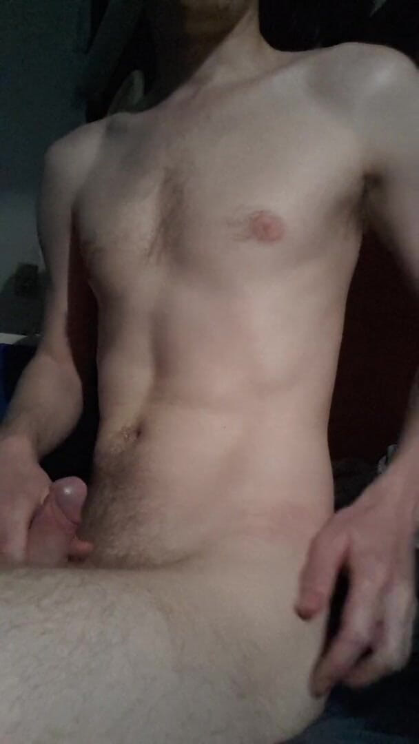 Hot_David88: Снимаю нижнее белье и готовлюсь к развлечениям (часть 1)