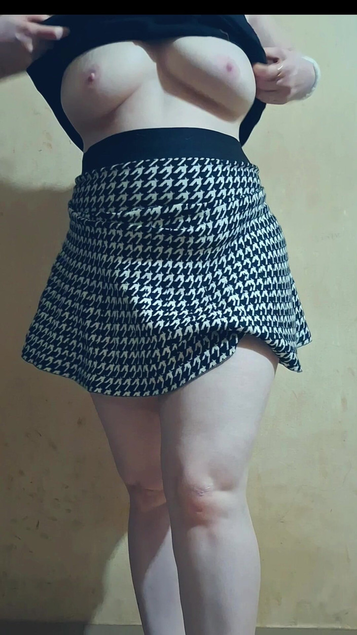 Indian Snow White: चूत में उंगली करना