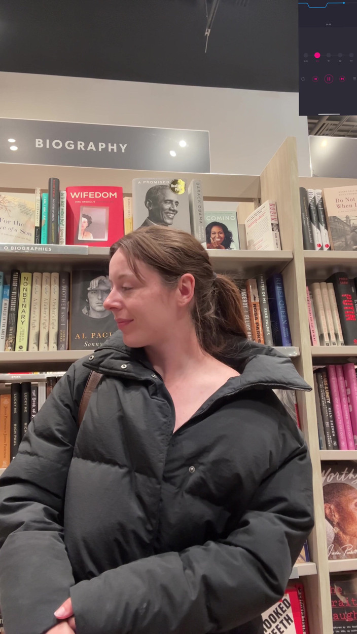 Nadia Foxx: Vibratörümle kitap alışverişi! Umarım yüksek sesle boşalmam!