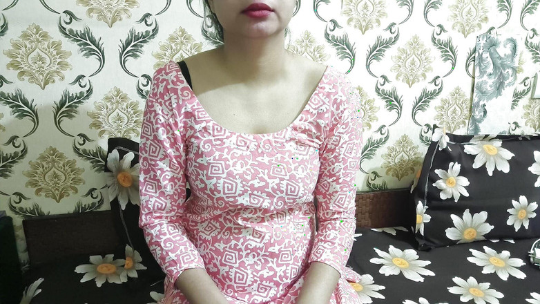 Saarabhabhi6: 배다른 아들과 섹스하는 펀자브 새엄마 - 롤플레이