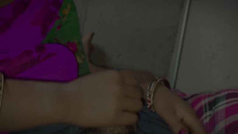 Bangala bhabhi: Дезі сільська бхабхі гаряче кінчає спермою в рот