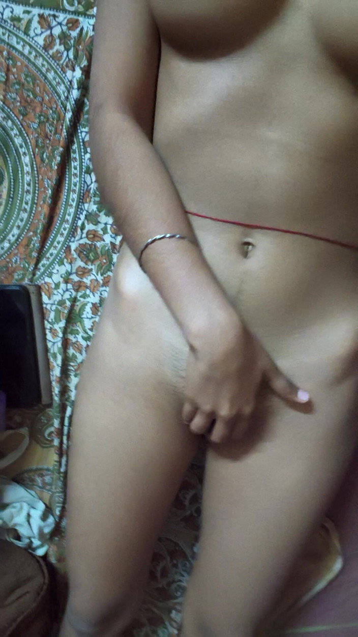 Moma: सेक्सी वीडियो गर्ल हॉट बेबी