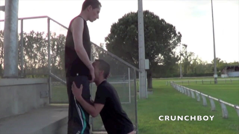 Crunch Boy: เซ็กส์โหดสุดเสียวในสนามฟุตบอล !!!!