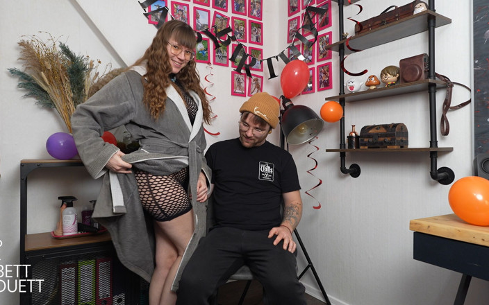 BettDuett: Pregnant Lap Dance in Net Look!!