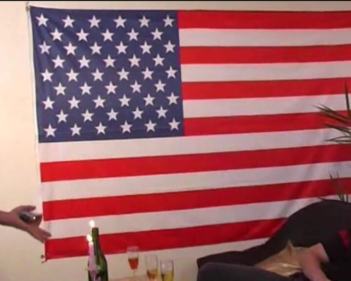 Monde Francais: Štíhlá francouzská dívka bere ptáka tak hluboko