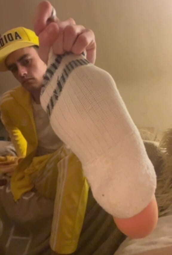 CharlieFox99: Twink Foot Worship POV