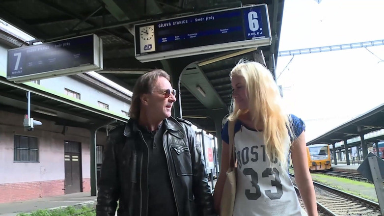 EroticPlanet XXX: Bella Blond vs Gabriella Daniels - Zacięta rywalizacja lesbijek z akcją...