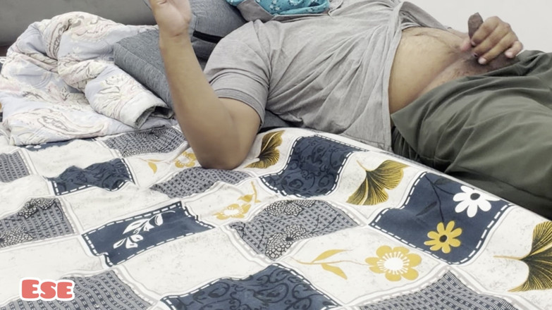 Sammy Sins: Meid betrapt huiseigenaar op masturberen in zijn kamer en toen...